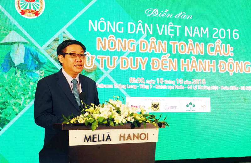 Phó Thủ tướng Vương Đình Huệ phát biểu tại Diễn đàn Nông dân Việt Nam 2016, do Hội Nông dân VN, Bộ NN&PTNT, Bộ Công thương tổ chức ngày 16/10/2016.